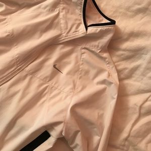 NIKE WIND BREAKER